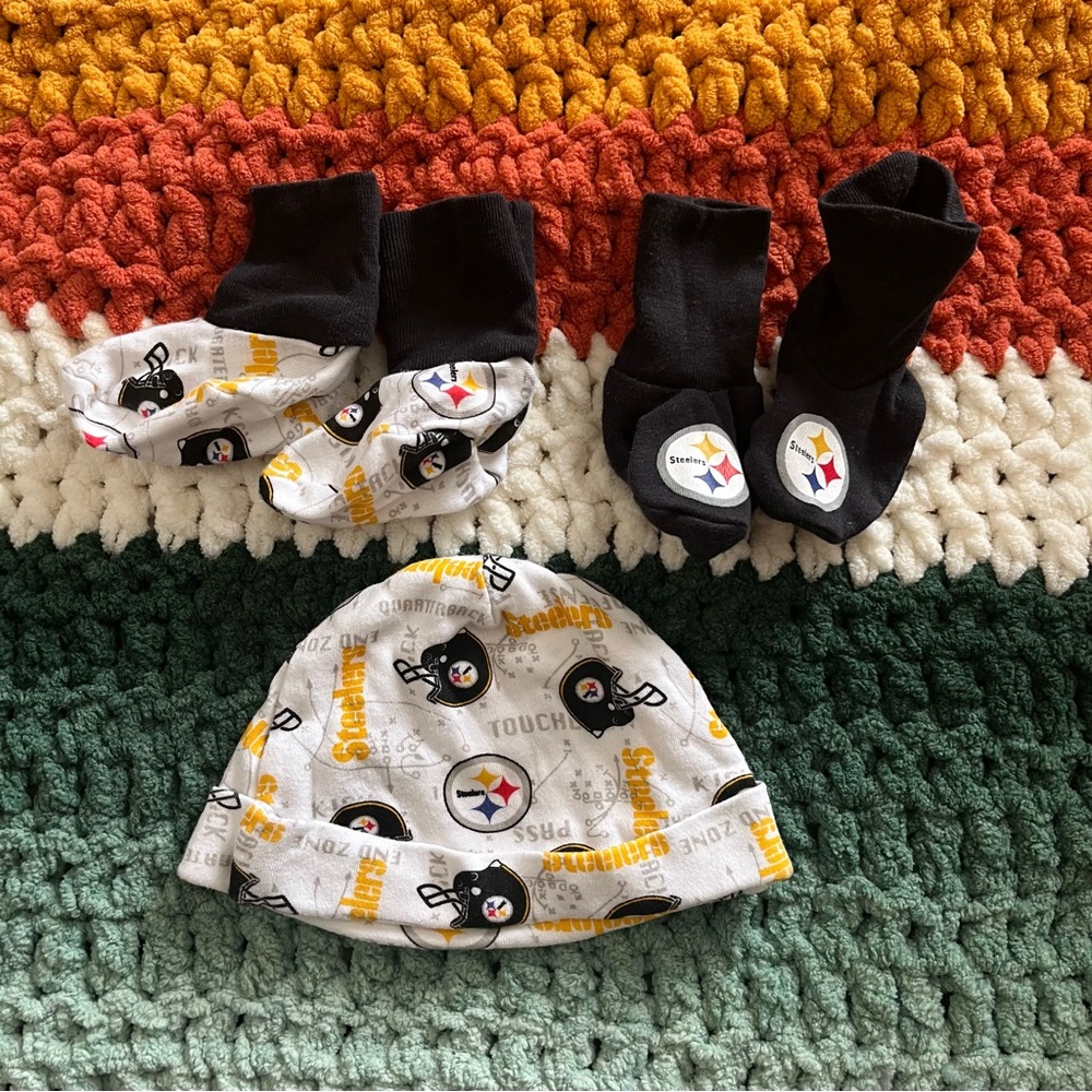 Steelers newborn socks and hat